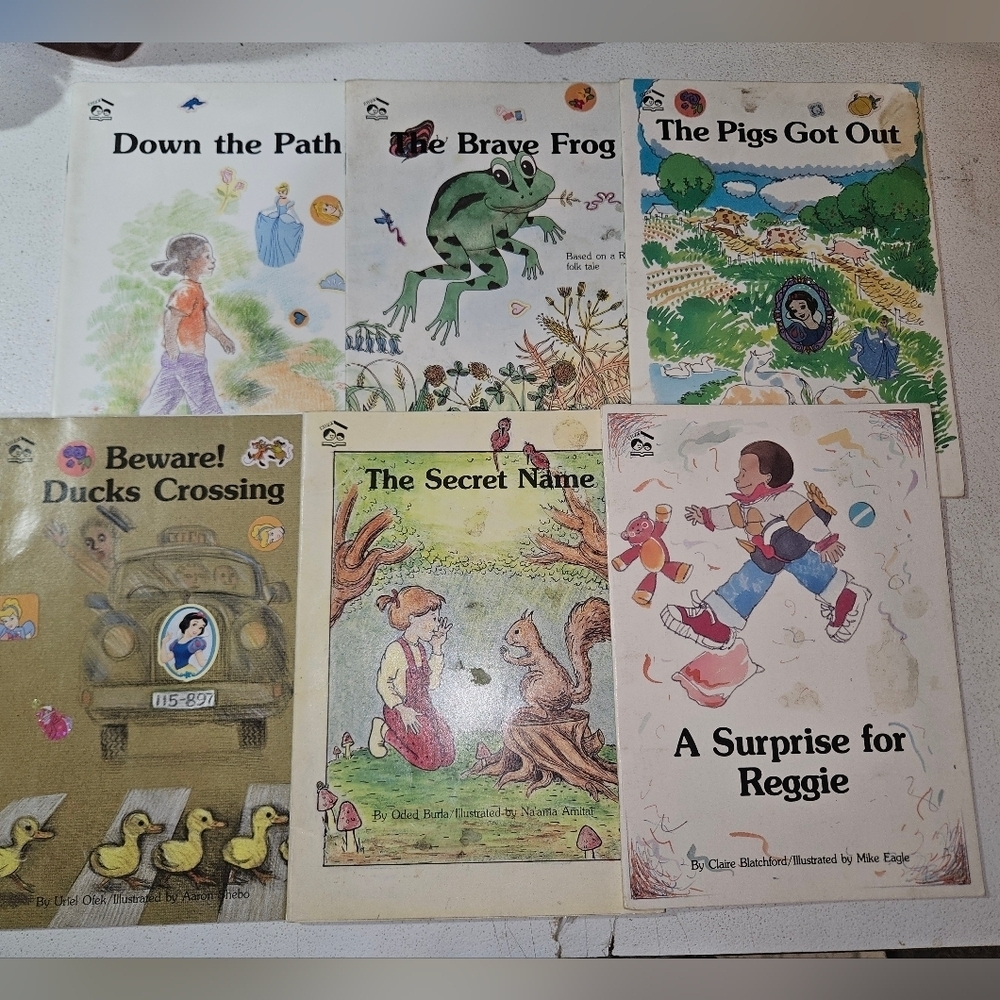 Vintage 90s Lot Of 15 Hippy Paperback Kids Story Books! - Picture 3 of 6